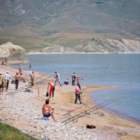 Рыбаки на побережье