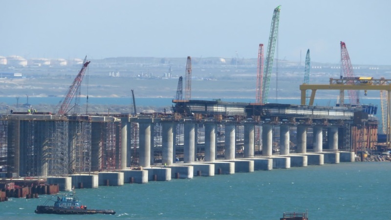 Запуск движения по Керченскому мосту планируется в декабре