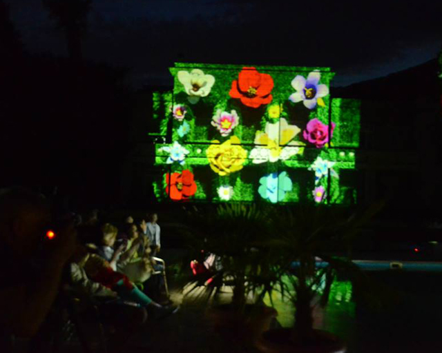«Вечерний сад» - зрелищное шоу в Никите