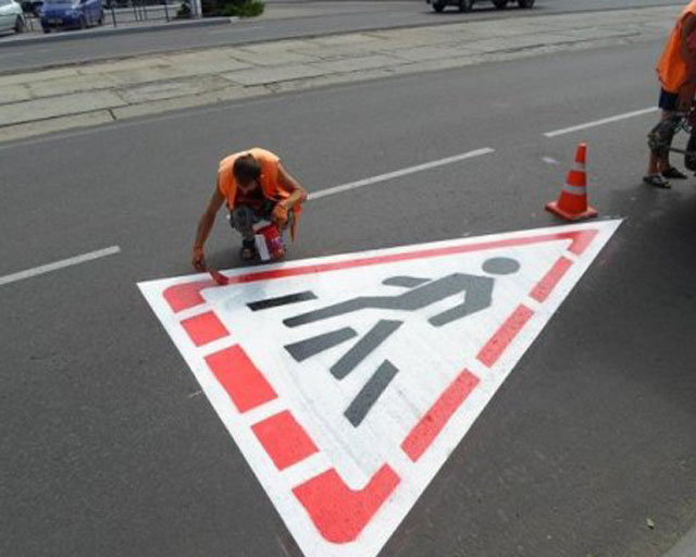 Крымским чиновникам привезли из Санкт-Петербурга рецепты модернизации дорожных знаков